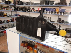 Бак топливный левый с горловиной МТЗ Беларусь (пластик)